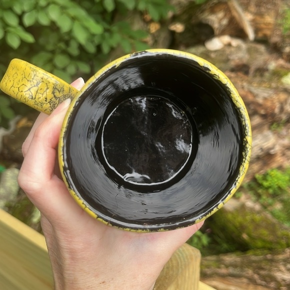Rare 1960s Bitossi Black and Yellow Textured Crackle Like Glaze *Decorative* Mug - Picture 5 of 9